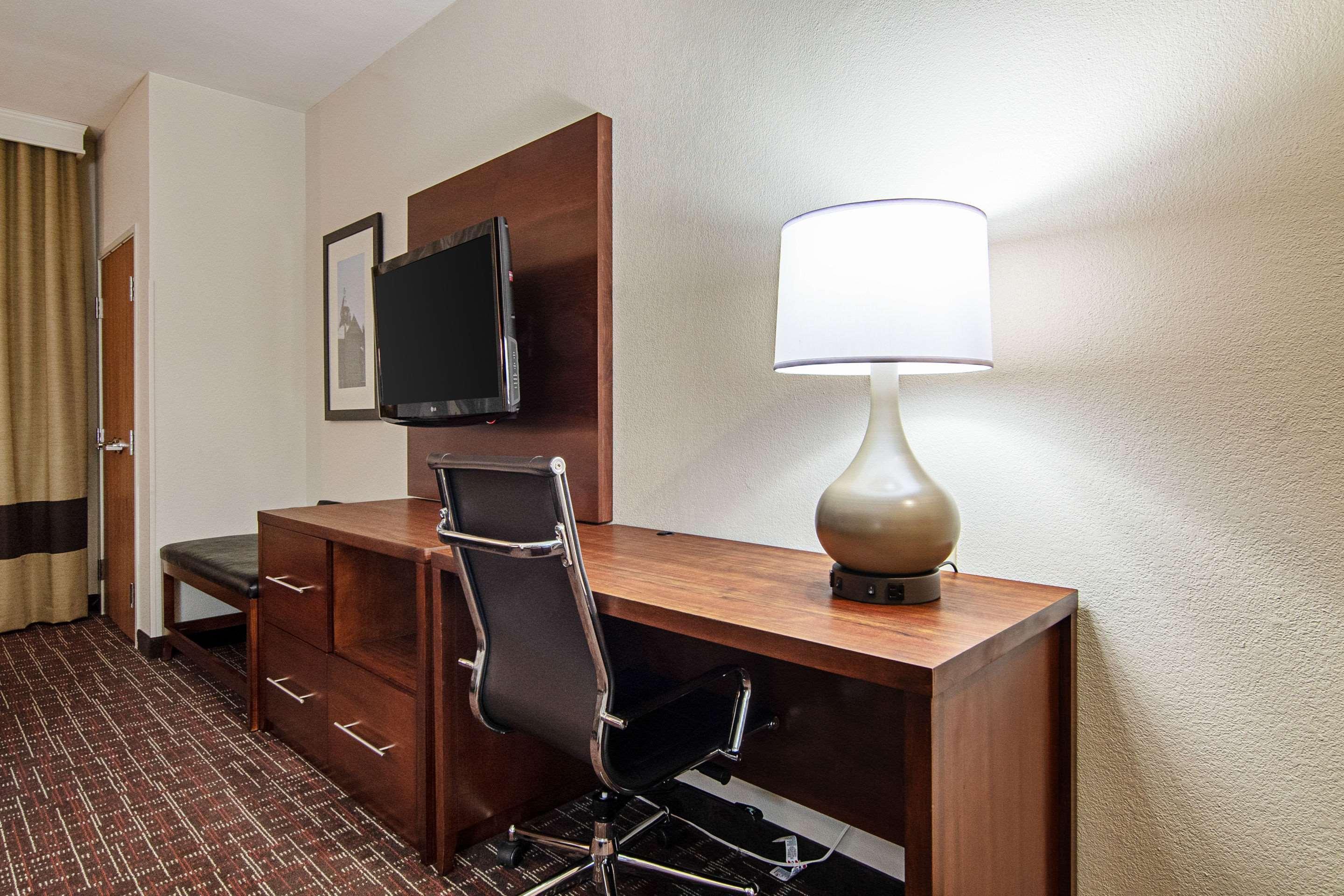 Comfort Suites Nw Dallas Near Love Field Εξωτερικό φωτογραφία