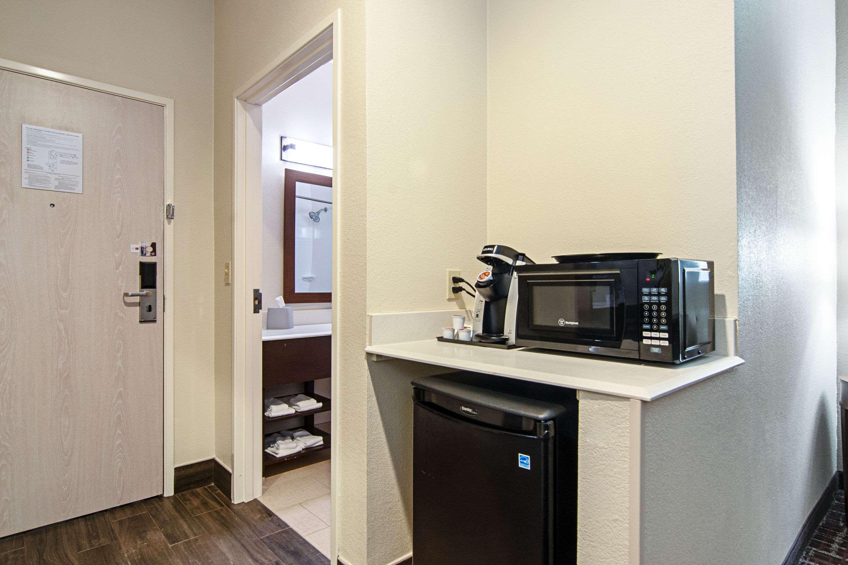 Comfort Suites Nw Dallas Near Love Field Εξωτερικό φωτογραφία