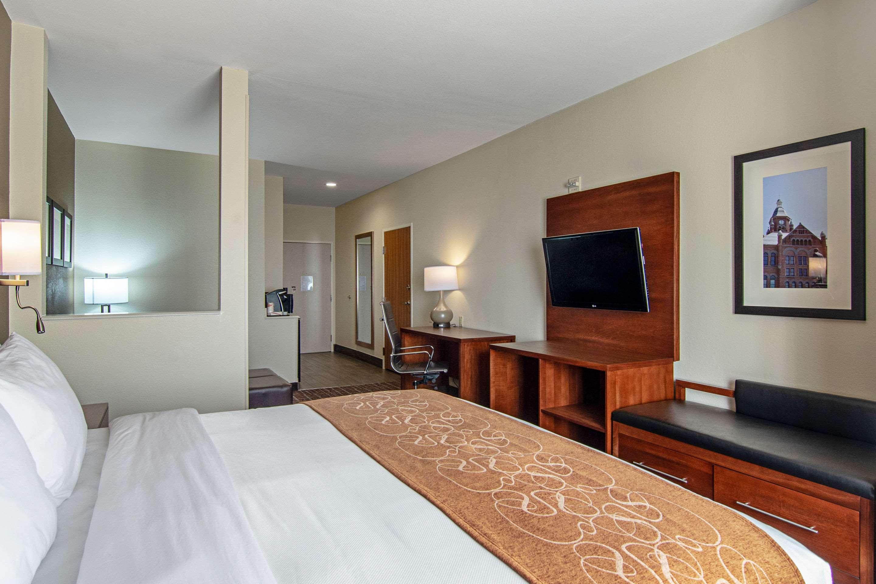 Comfort Suites Nw Dallas Near Love Field Εξωτερικό φωτογραφία