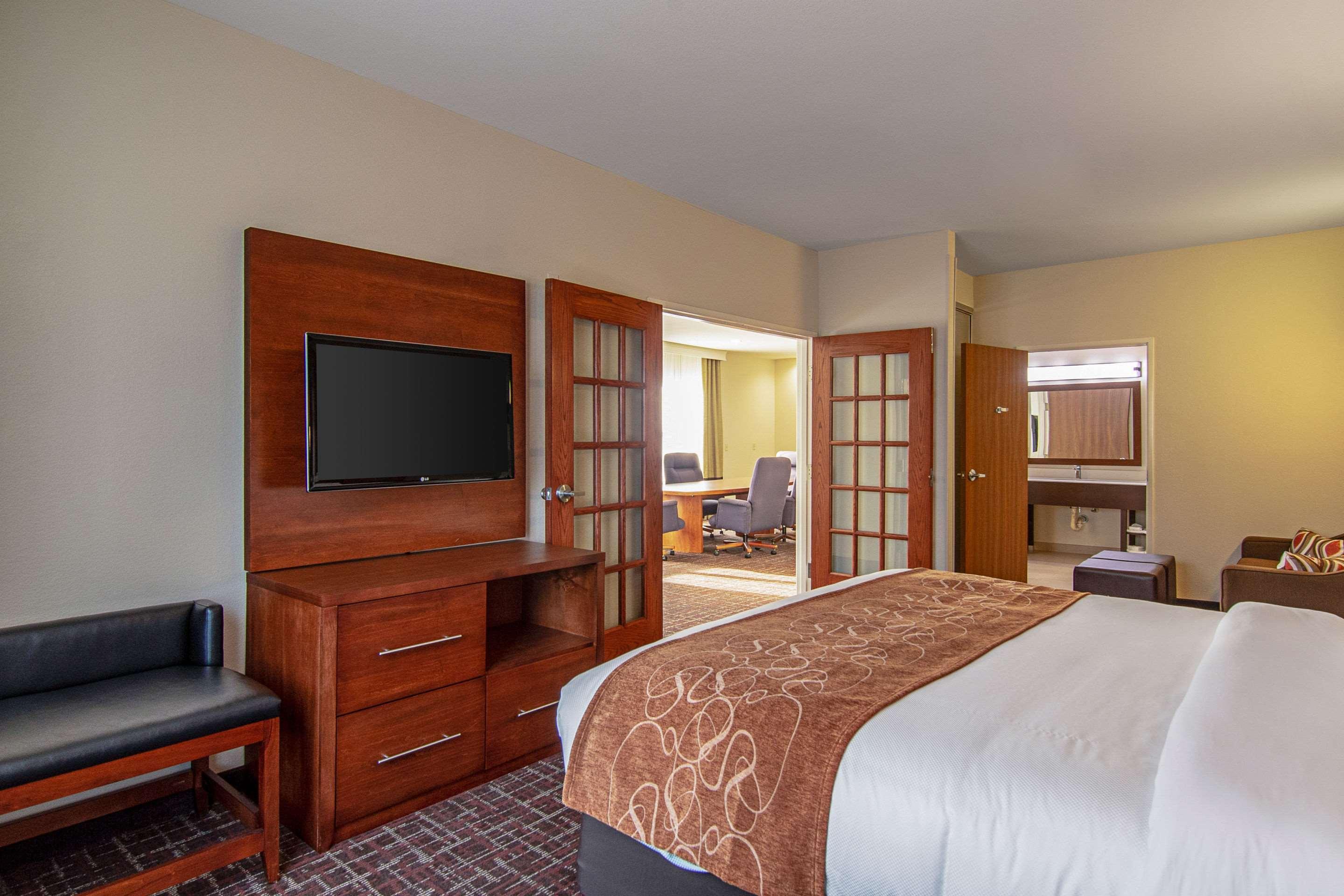Comfort Suites Nw Dallas Near Love Field Εξωτερικό φωτογραφία