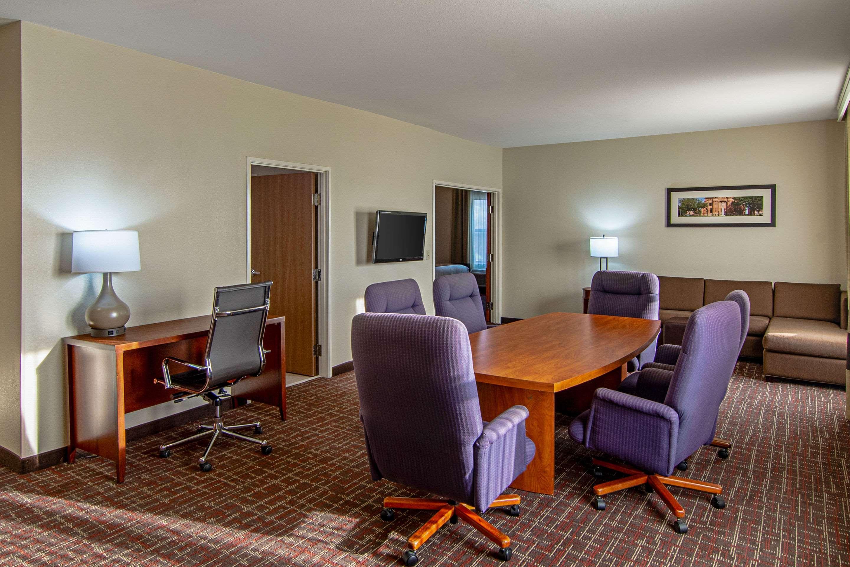 Comfort Suites Nw Dallas Near Love Field Εξωτερικό φωτογραφία