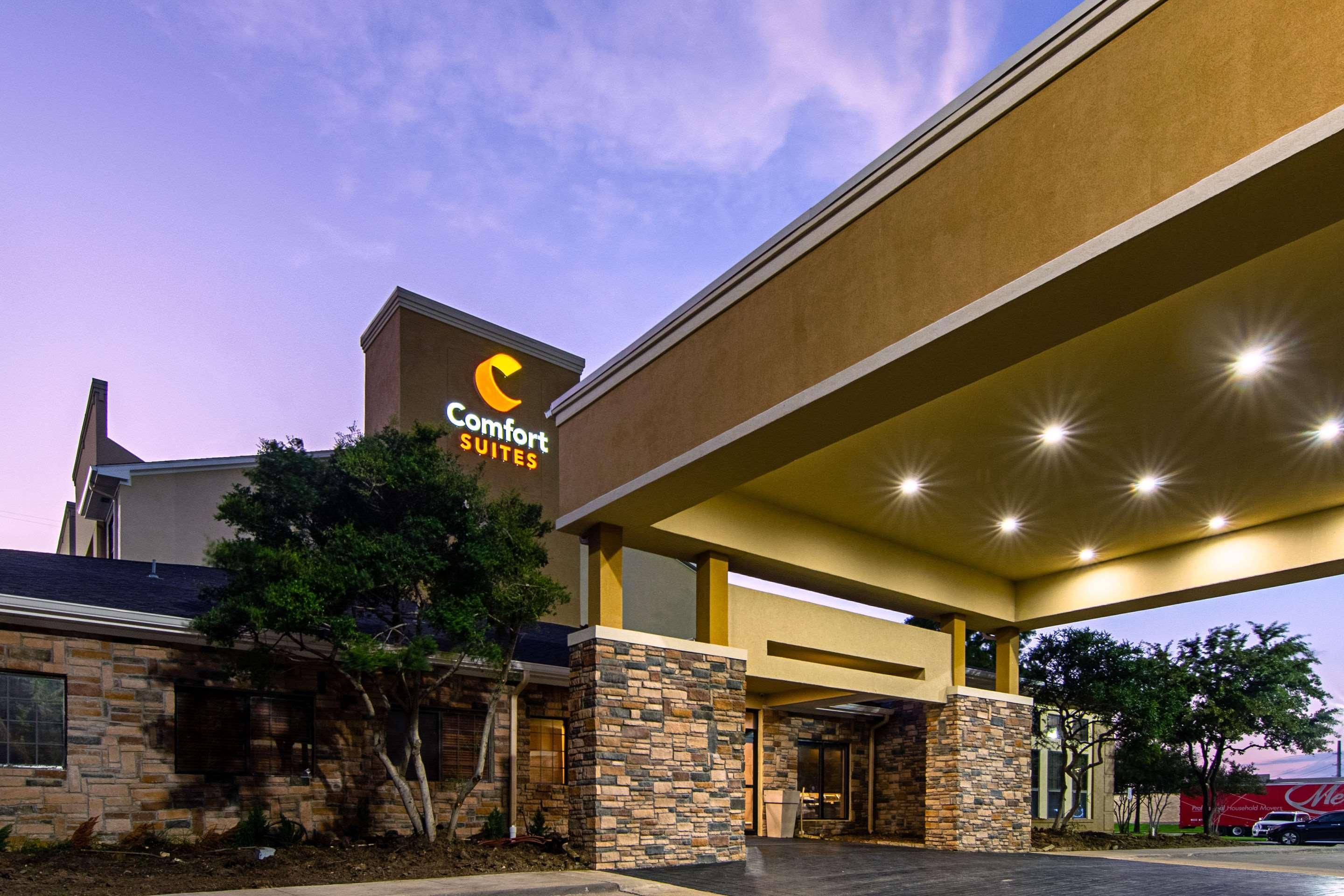 Comfort Suites Nw Dallas Near Love Field Εξωτερικό φωτογραφία
