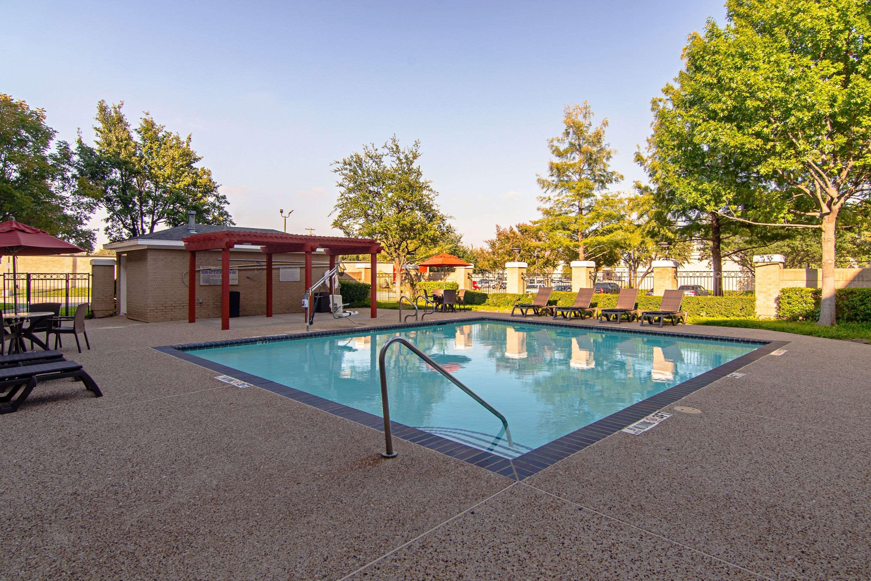 Comfort Suites Nw Dallas Near Love Field Εξωτερικό φωτογραφία