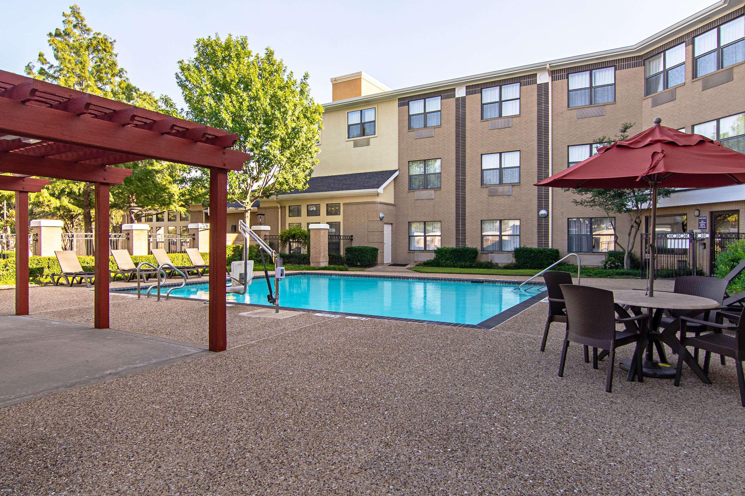 Comfort Suites Nw Dallas Near Love Field Εξωτερικό φωτογραφία