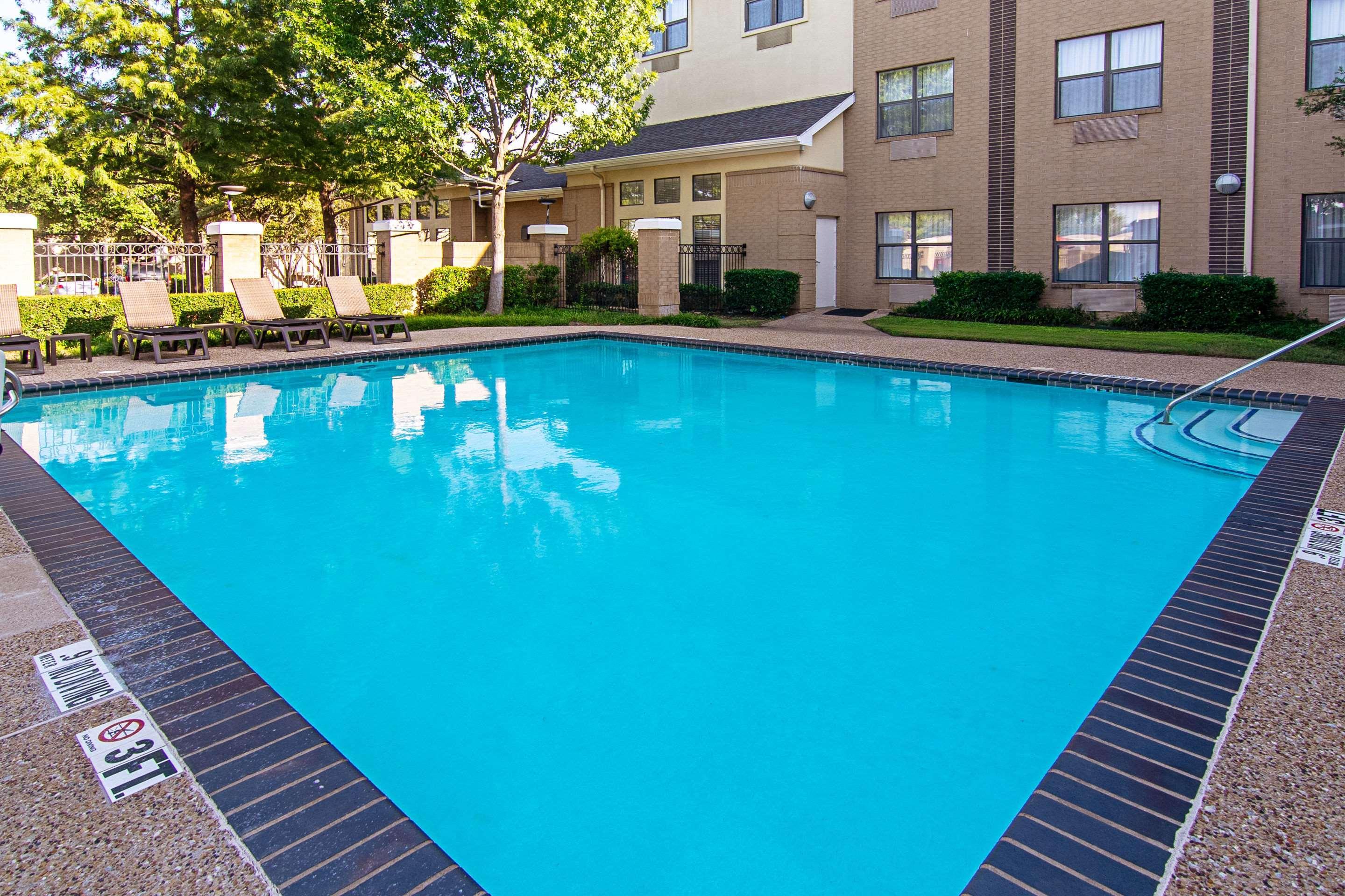 Comfort Suites Nw Dallas Near Love Field Εξωτερικό φωτογραφία