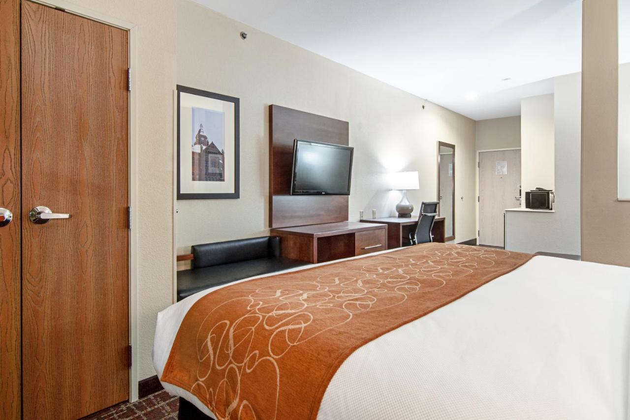 Comfort Suites Nw Dallas Near Love Field Εξωτερικό φωτογραφία